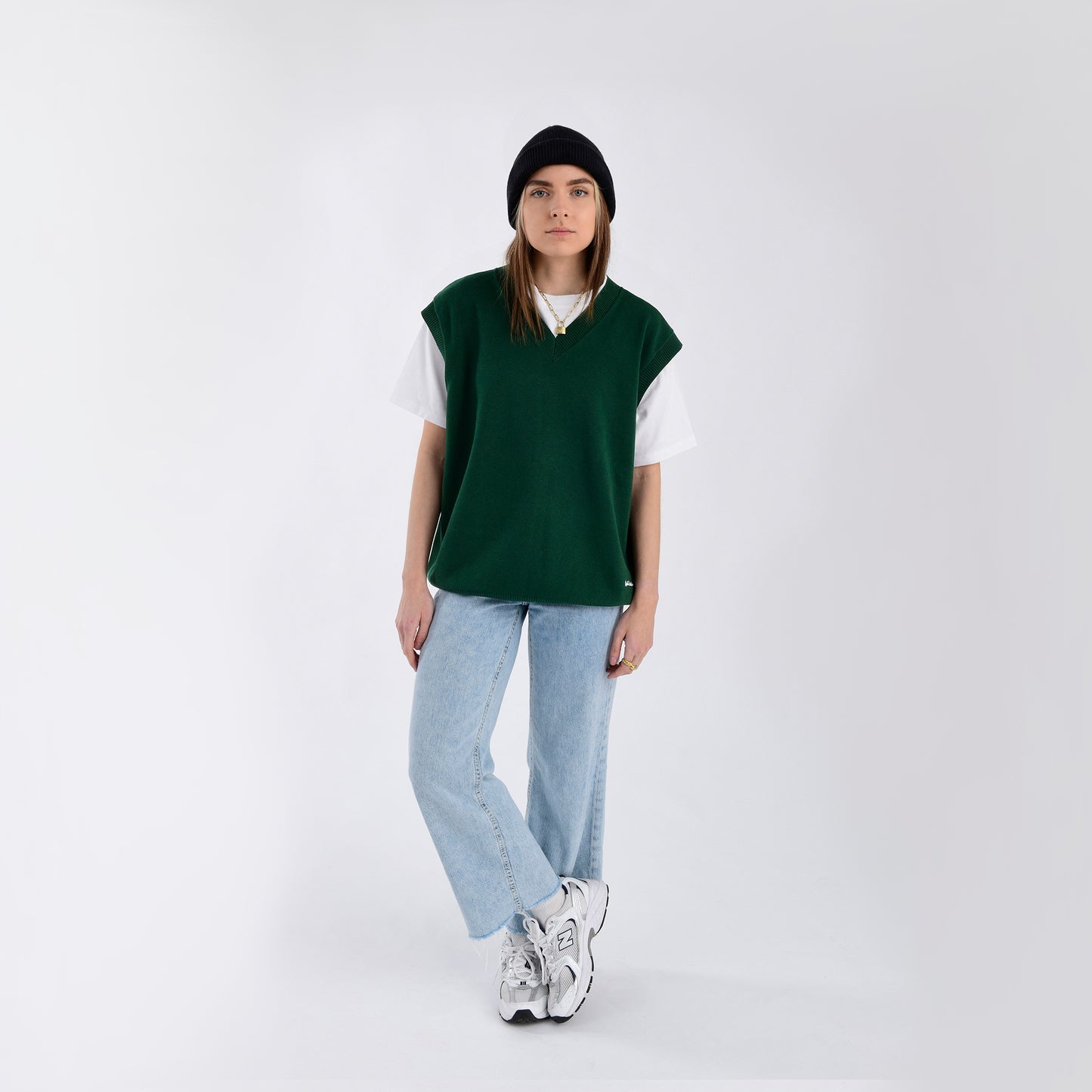 KNIT VEST