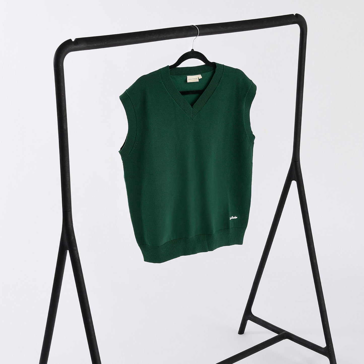 KNIT VEST